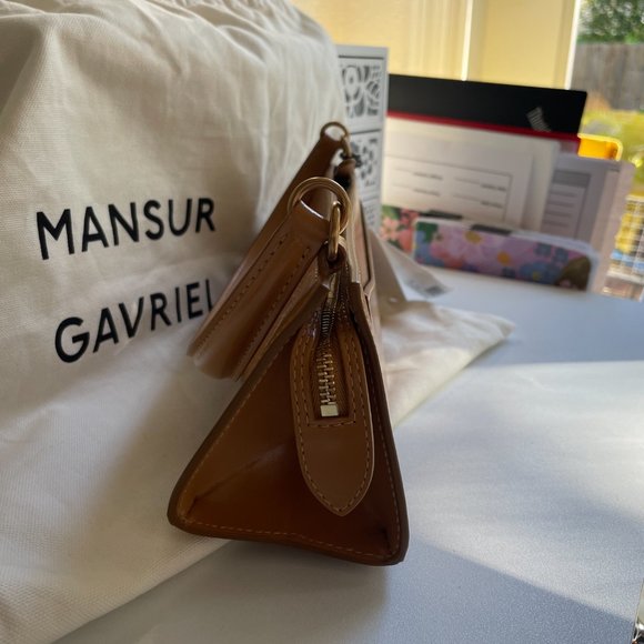 Women’s Pencil Case Leather Shoulder Bag-Caramel - Picture 6 of 9